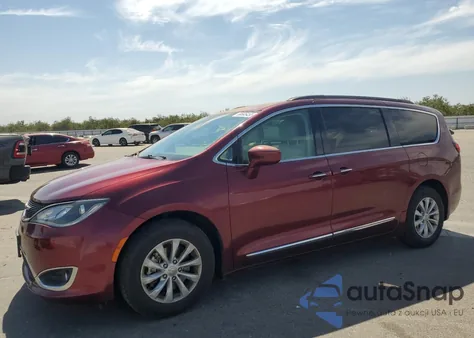 2017 Chrysler Pacifica Touring L z USA, uszkodzony, nr VIN 2C4RC1BG6HR621100